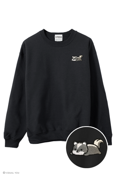 Relaxing Skunk Embroidered Sweatshirt