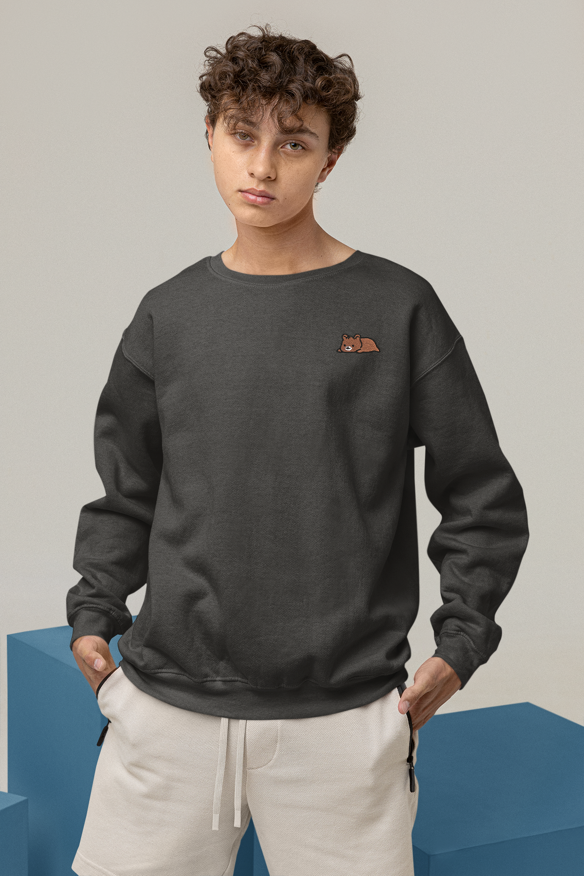 【CPGN STUDIO】Duality Bear Brushed Sweatshirt Relaxing Grizzly Bear Embroidered Sweatshirt – Visual You