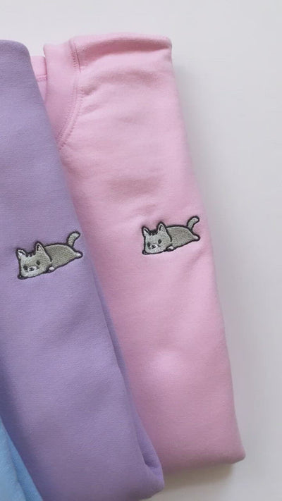 Relaxing Kitty Embroidered Sweatshirt