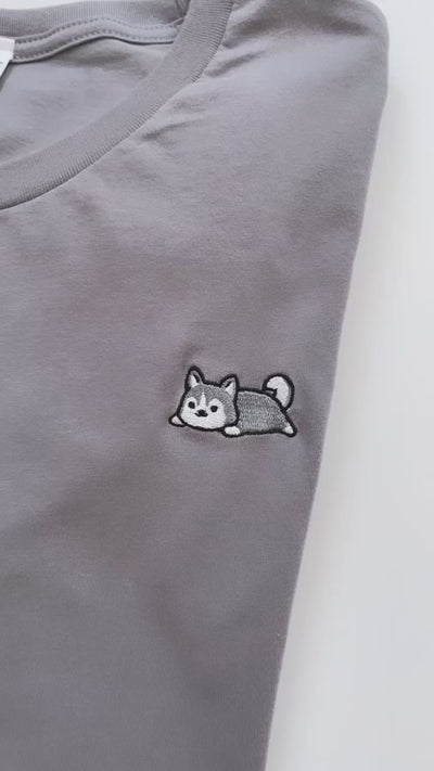 Relaxing Grey Husky Embroidered T-Shirt